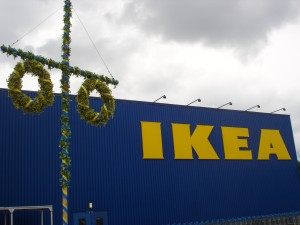 IKEA mit Maibaum